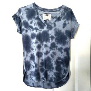 Cupio Blue/Gray Soft Tye Dye Cuff Sleeve V-Neck Tunic